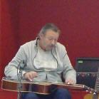 Jean-Yves, du groupe Babord Amures,  la guitare Dobro